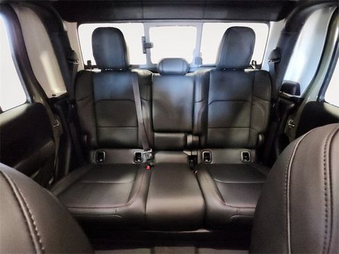 New 2025 Jeep Gladiator Rubicon w/ Convenience Group image 13