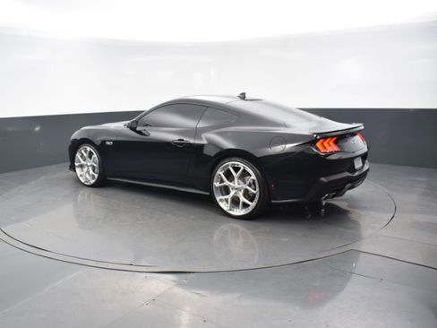 Used 2025 Ford Mustang GT Premium RWD image 4