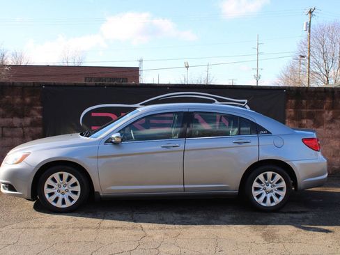 Used 2013 Chrysler 200 LX image 2