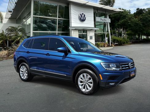 Used 2018 Volkswagen Tiguan SE AWD/4WD image 3