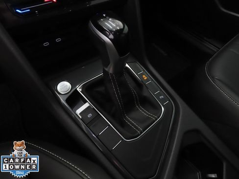 Certified 2024 Volkswagen Tiguan SE R-Line image 18