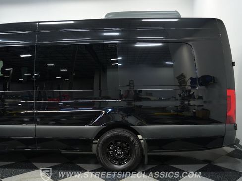 Used 2022 Mercedes-Benz Sprinter 2500 image 21