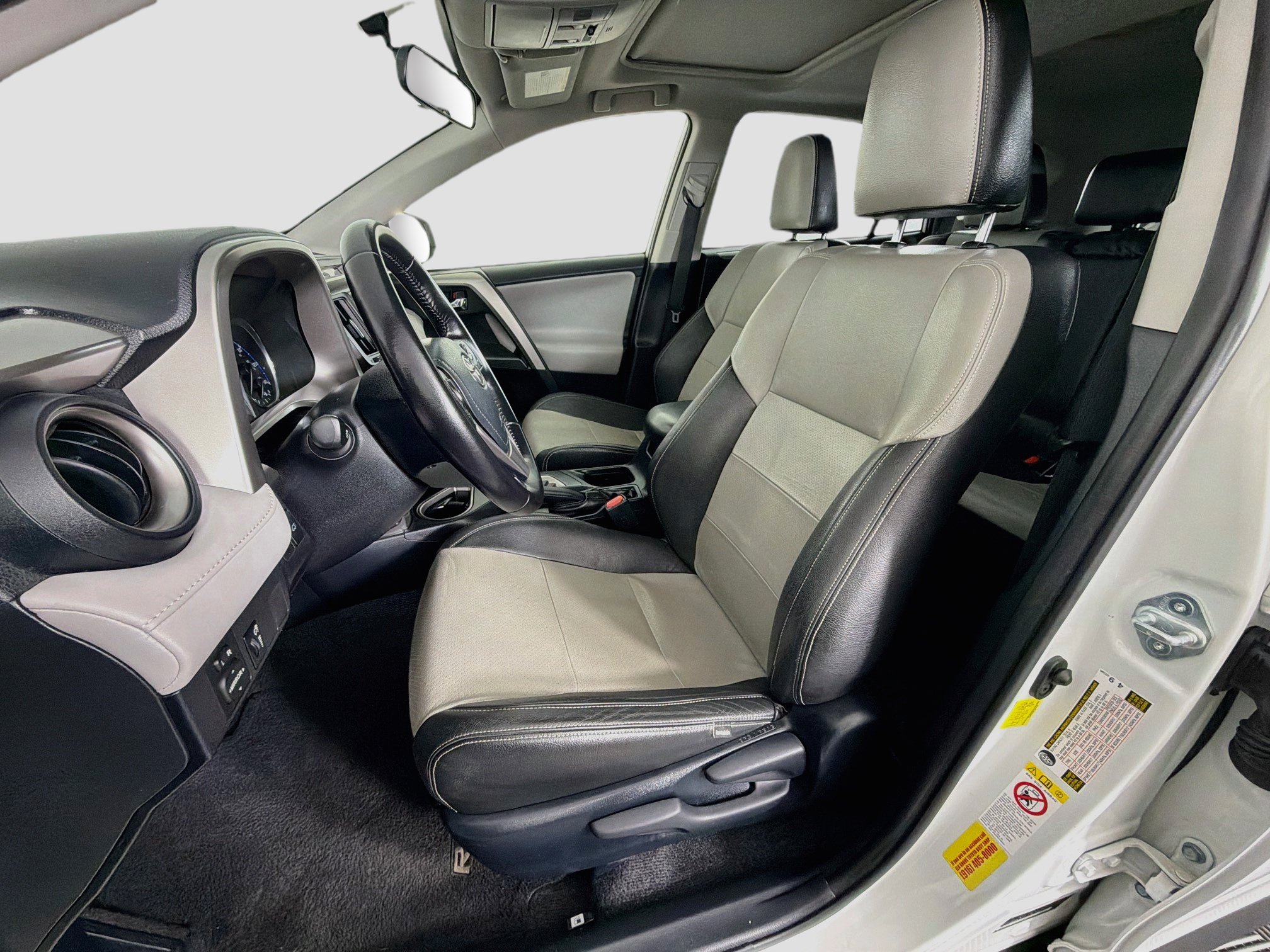 Used 2016 Toyota RAV4 XLE FWD image 13