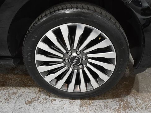 Used 2018 Lincoln Navigator L Reserve w/ Technology Package AWD/4WD image 62