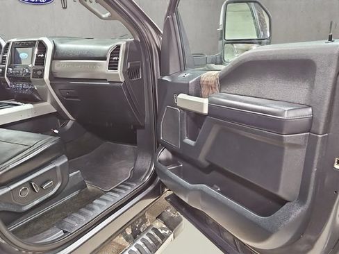 Used 2018 Ford F250 Lariat w/ Chrome Package AWD/4WD image 19
