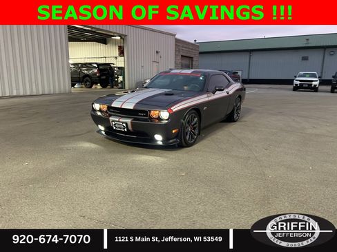Used 2014 Dodge Challenger SRT8 image 3