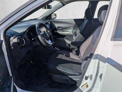 Used 2018 Nissan Kicks SV FWD image 14