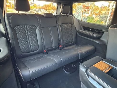 Used 2022 Jeep Grand Wagoneer Series III image 14