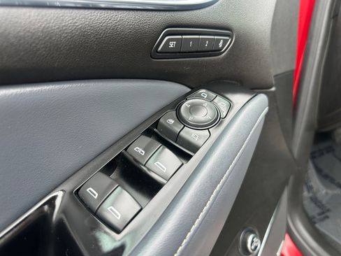 Used 2024 Buick Enclave Premium image 16