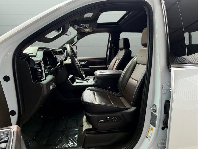 Used 2025 GMC Sierra 2500 Denali w/ Denali Reserve Package AWD/4WD image 9