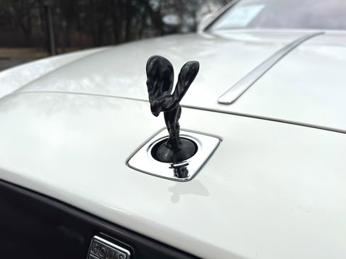 Used 2016 Rolls-Royce Wraith image 11