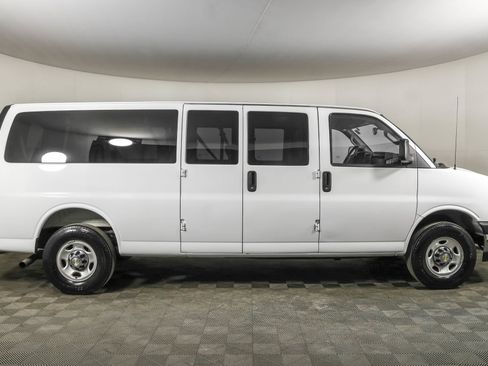 Used 2025 Chevrolet Express 3500 LT w/ LT Preferred Equipment Group RWD image 13