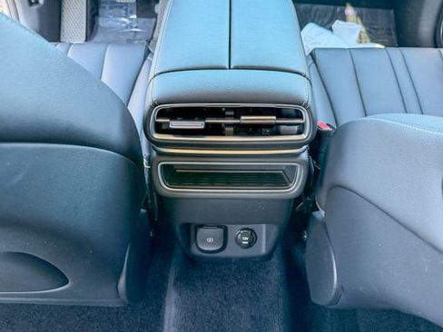 Used 2025 Genesis GV80 2.5T Standard image 21