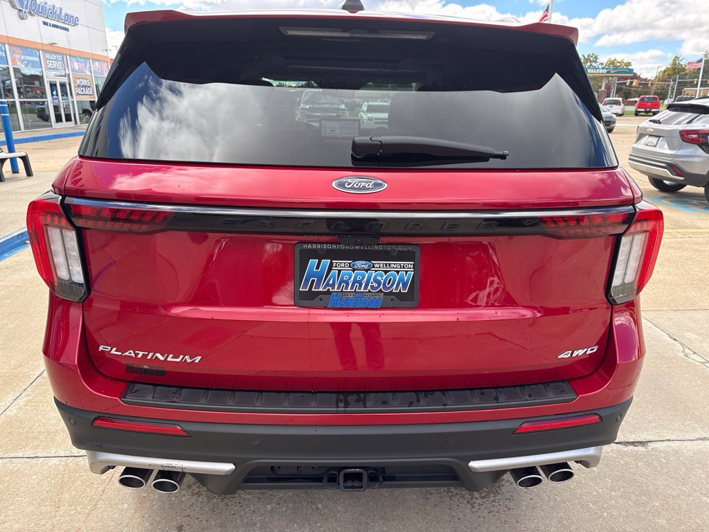 Used 2025 Ford Explorer Platinum w/ Ultimate Package AWD/4WD image 31