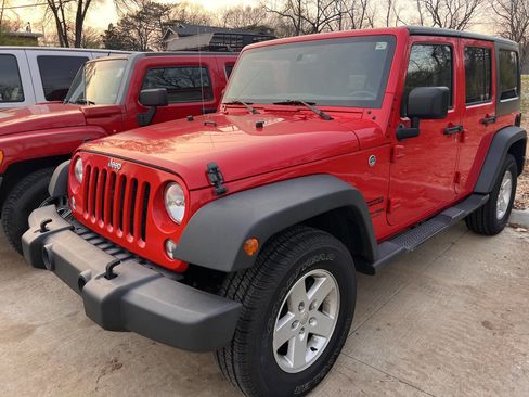 Used 2018 Jeep Wrangler Unlimited Sport S image 2