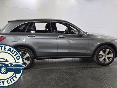 Used 2022 Mercedes-Benz GLC 300 4MATIC image 8