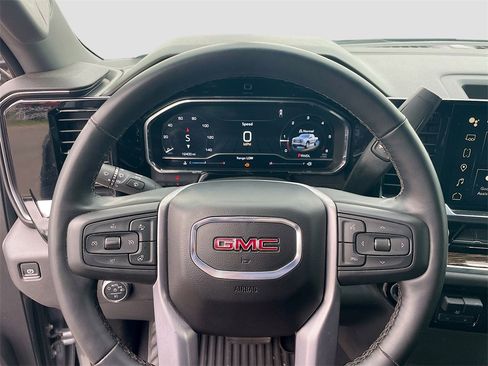 Used 2025 GMC Sierra 1500 Elevation image 13