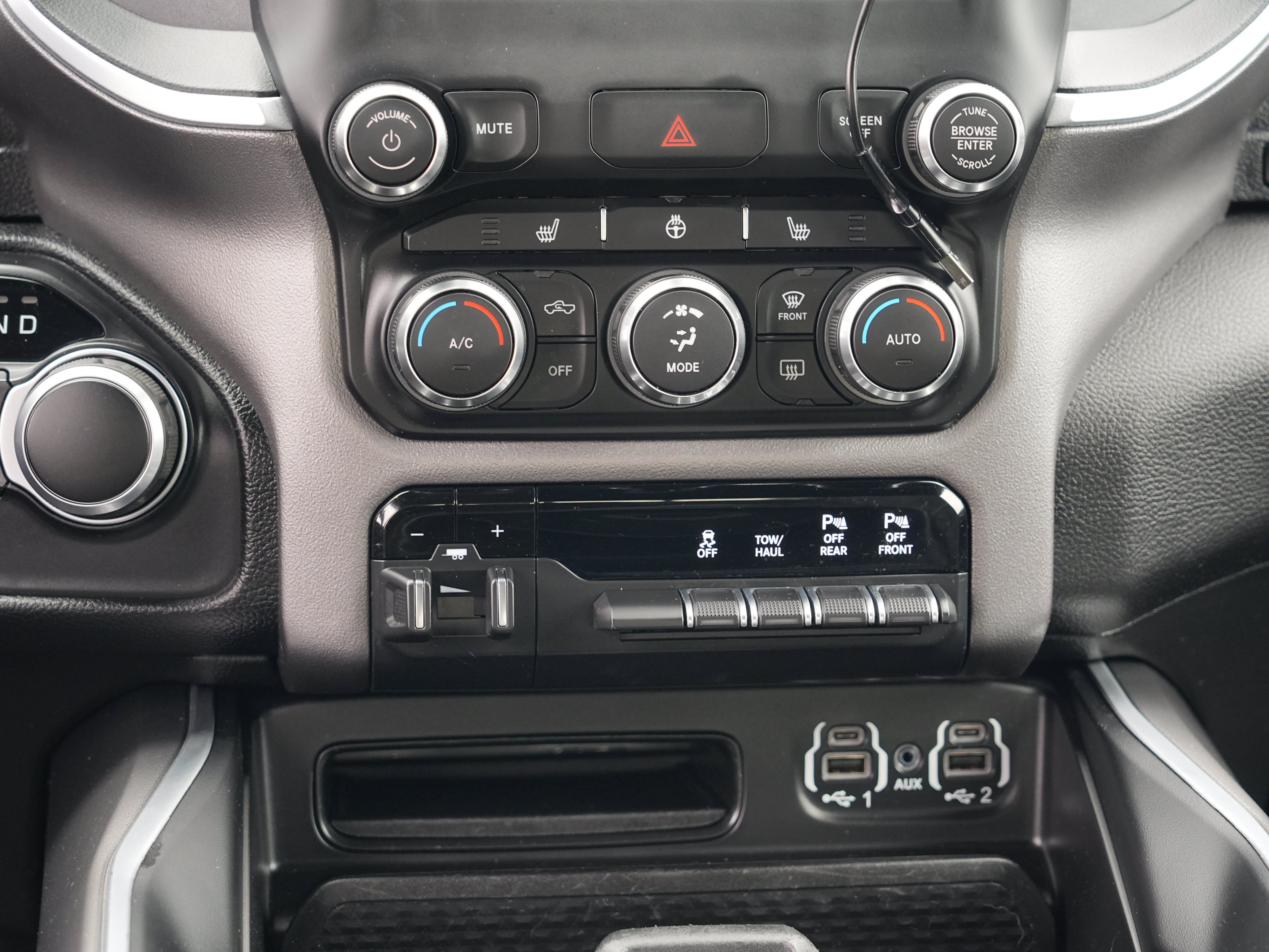 Used 2020 RAM 1500 Big Horn AWD/4WD image 23