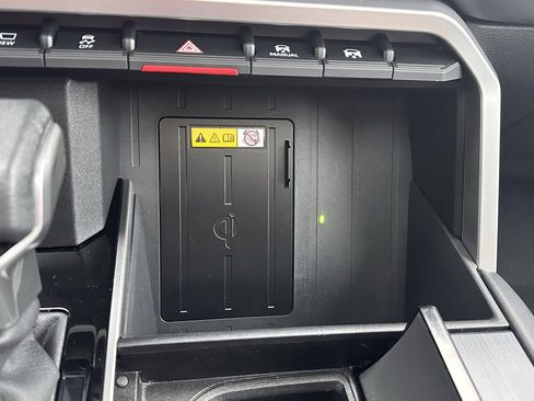 Used 2022 Toyota Tundra Platinum image 28