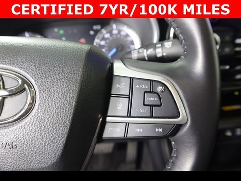 Used 2023 Toyota Highlander XLE image 23