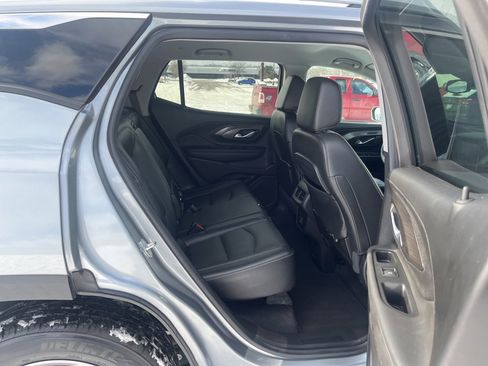 Used 2023 GMC Terrain SLT image 14