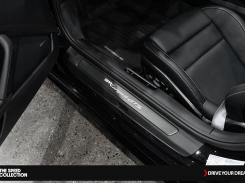 Used 2024 Porsche 911 Targa 4 GTS image 15