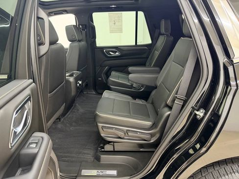 Used 2022 GMC Yukon SLT w/ SLT Premium Package AWD/4WD image 18