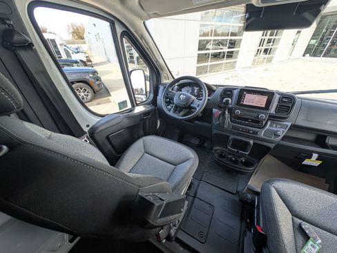 New 2026 RAM ProMaster 2500 w/ Convenience Group image 15