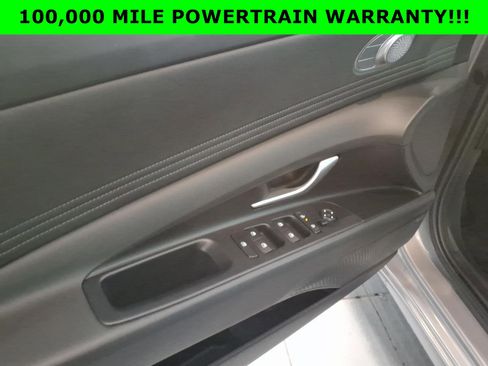 Certified 2025 Hyundai Elantra Limited image 12