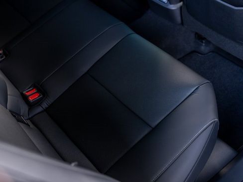 Used 2025 Lexus ES 300h w/ Premium Package image 37