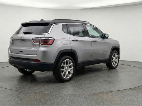 Used 2025 Jeep Compass Limited AWD/4WD image 9