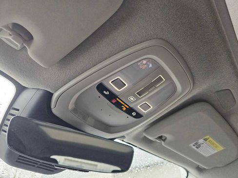 Certified 2025 Volvo XC40 B5 Plus image 31