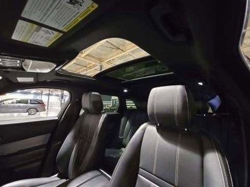 Used 2019 Land Rover Range Rover Velar R-Dynamic SE image 8