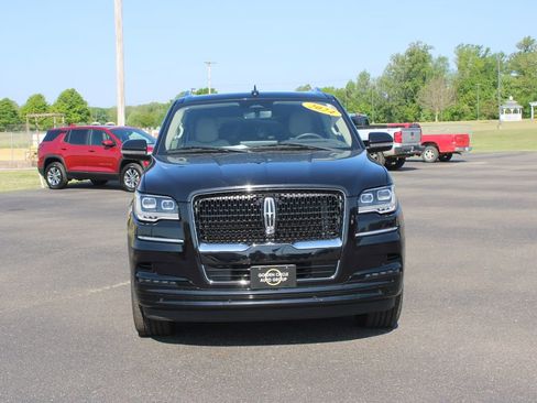 Used 2024 Lincoln Navigator L Reserve AWD/4WD image 3