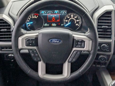 Used 2019 Ford F150 Lariat w/ Equipment Group 502A Luxury image 11