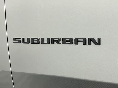 Used 2025 Chevrolet Suburban RST image 13