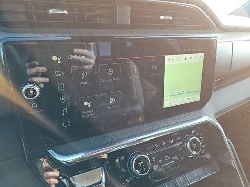 Used 2024 GMC Sierra 2500 Denali w/ Technology Package image 23