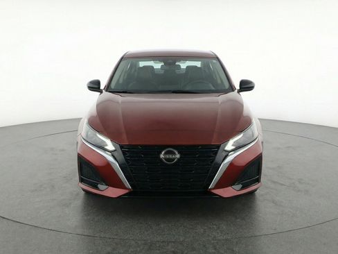 Used 2025 Nissan Altima 2.5 SV image 2