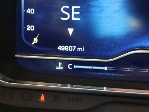 Used 2022 Chevrolet Suburban RST image 37