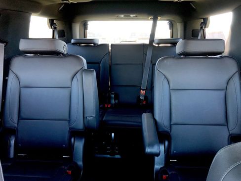 Used 2022 Chevrolet Tahoe Z71 w/ Z71 Off-Road Package image 13