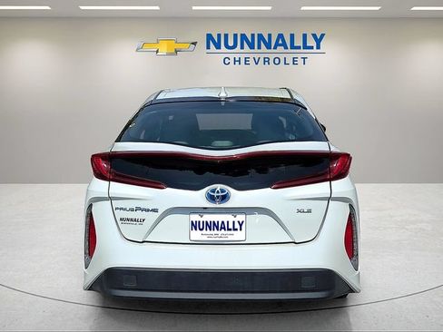 Used 2022 Toyota Prius Prime XLE FWD image 4