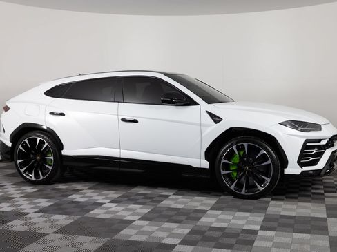 Used 2021 Lamborghini Urus AWD/4WD image 10