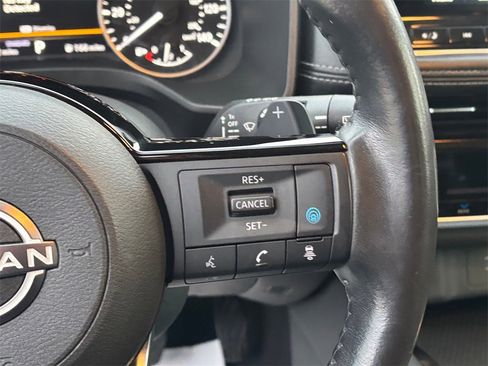 Used 2022 Nissan Rogue SL w/ SL Premium Package image 17