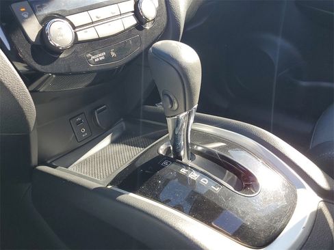 Used 2016 Nissan Rogue SL w/ SL Premium Package image 33