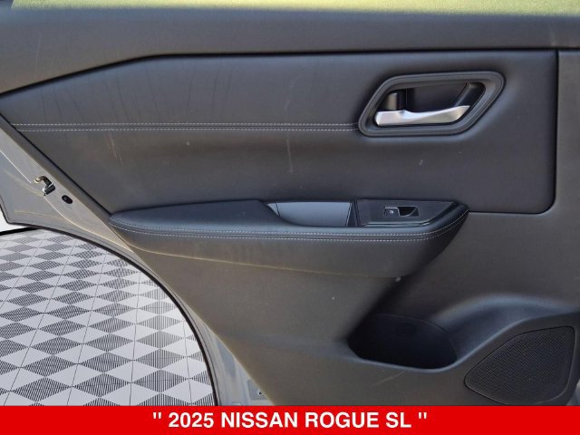 Certified 2025 Nissan Rogue SL AWD/4WD image 31