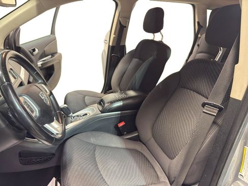 Used 2018 Dodge Journey SE w/ Popular Equipment Group FWD image 16