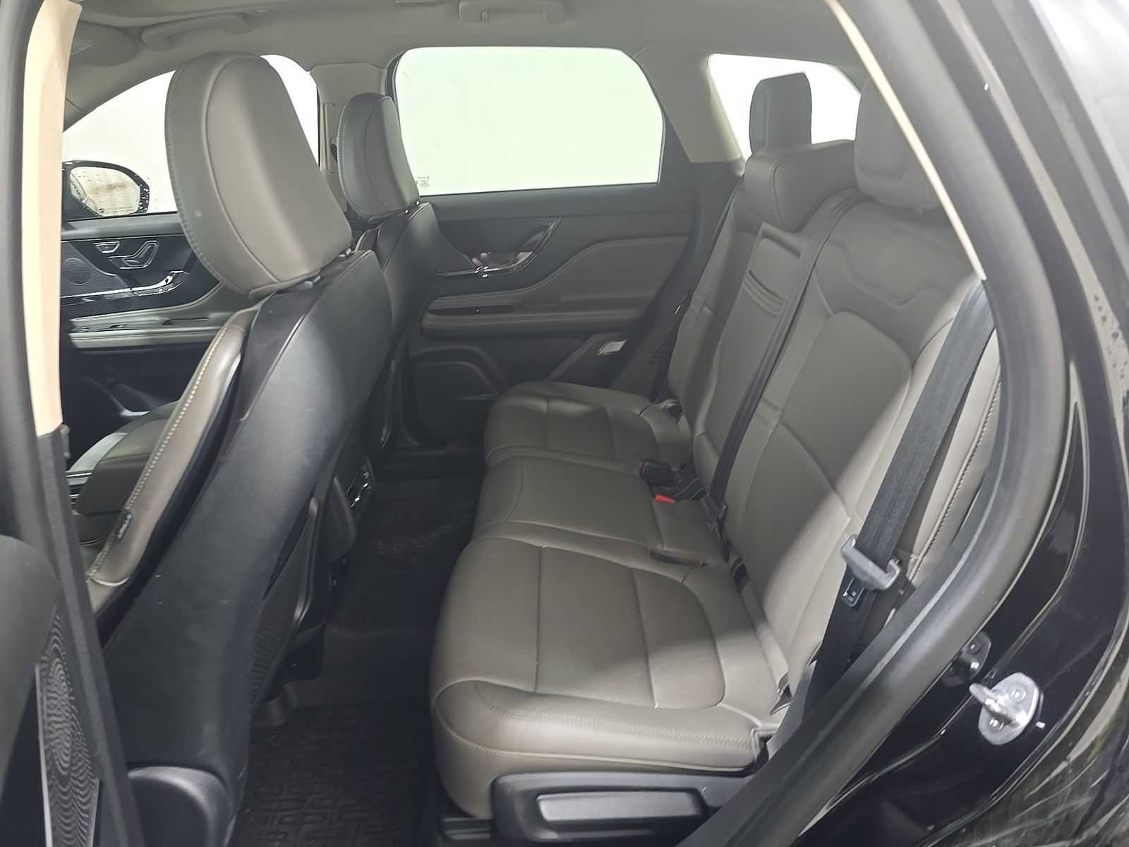 Used 2025 Lincoln Corsair Reserve w/ Jet Appearance Package AWD/4WD image 11