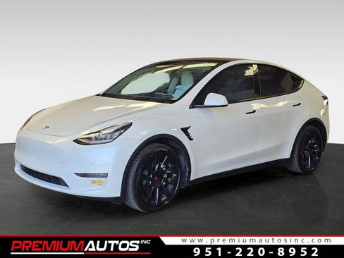 Used 2021 Tesla Model Y Long Range AWD/4WD image 1