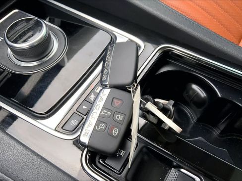 Used 2019 Jaguar F-PACE Portfolio image 14