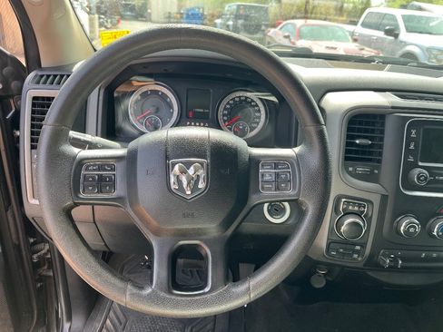 Used 2017 RAM 1500 Express w/ Black Ram 1500 Express Group AWD/4WD image 10